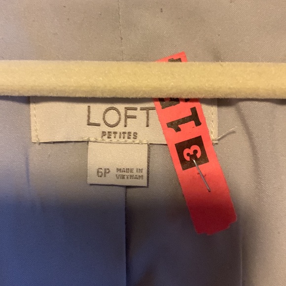 LOFT Pale Gray Blazer - size 6P herringbone - Picture 4 of 7